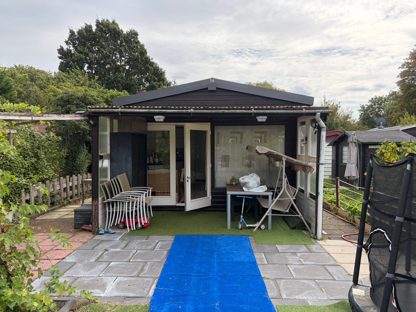 COMPLEET TUINHUIS MET MOESTUIN IN ZWANENBURG – INSTAPKLAAR, Ophalen, Zo goed als nieuw, Tuinhuis