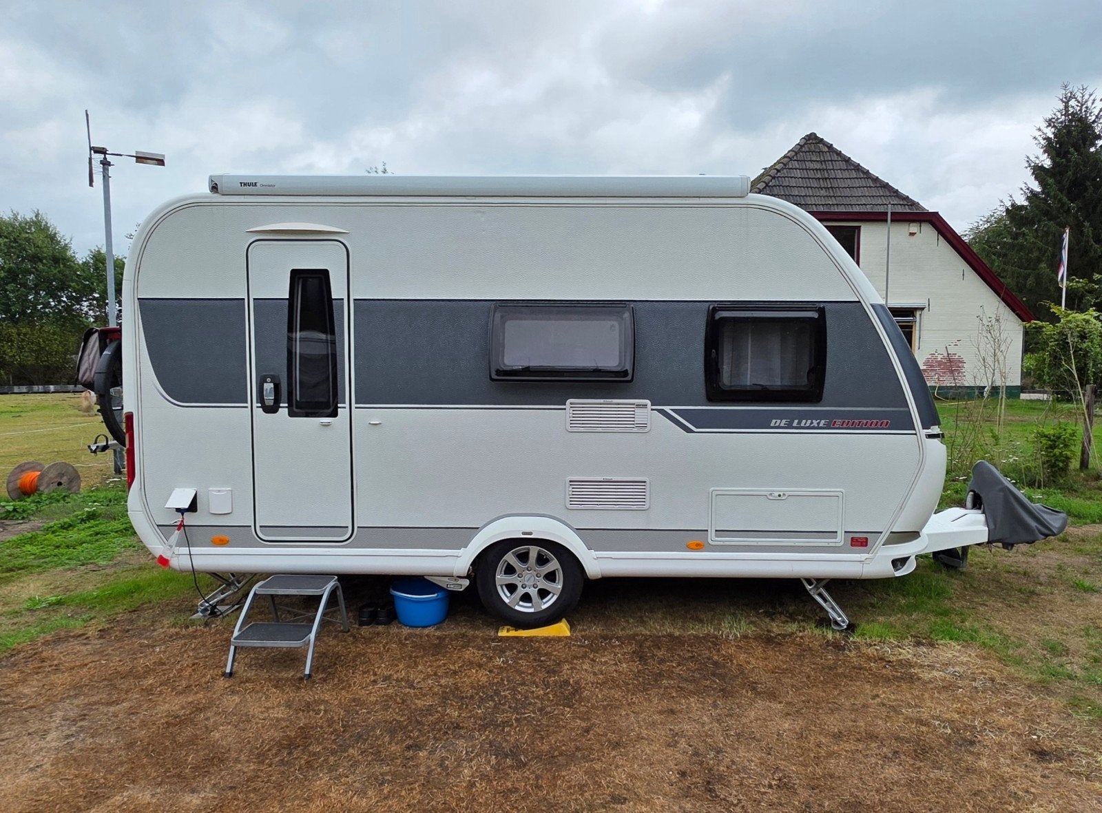 Hobby De Luxe Edition SF 440 BJ 2022
Breedte: 230 cm.
Totale, Treinzit, Dwarsbed, Particulier, 6 tot 7 meter