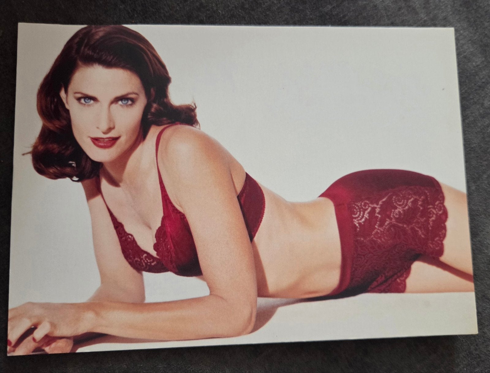 H&M Kerstkaart met model in lingerie, Verzamelen, Ophalen of Verzenden, 1980 tot heden, Ongelopen, Overige thema's