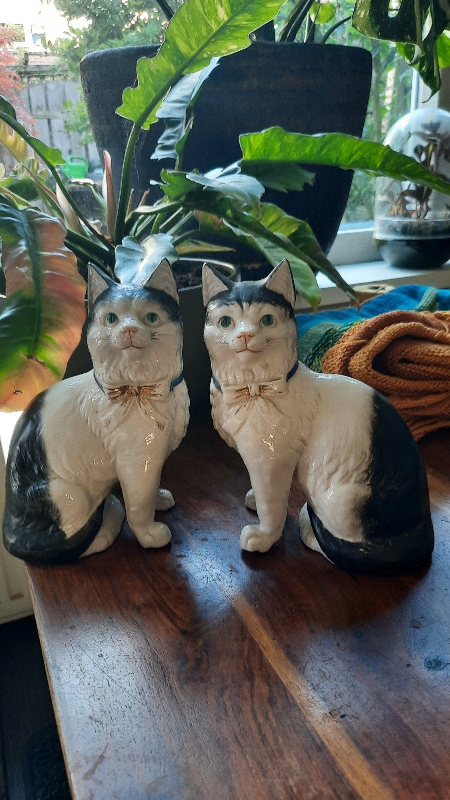 Vintage Staffordshire-stijl Kattenbeeldjes - Paar, Ophalen of Verzenden