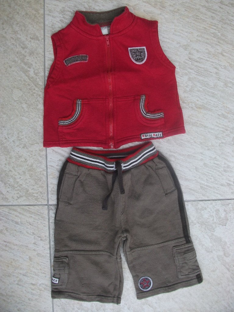 Setje broek bruin + jasje rood maat 68, Ophalen of Verzenden, Zo goed als nieuw, Jongetje, Setje