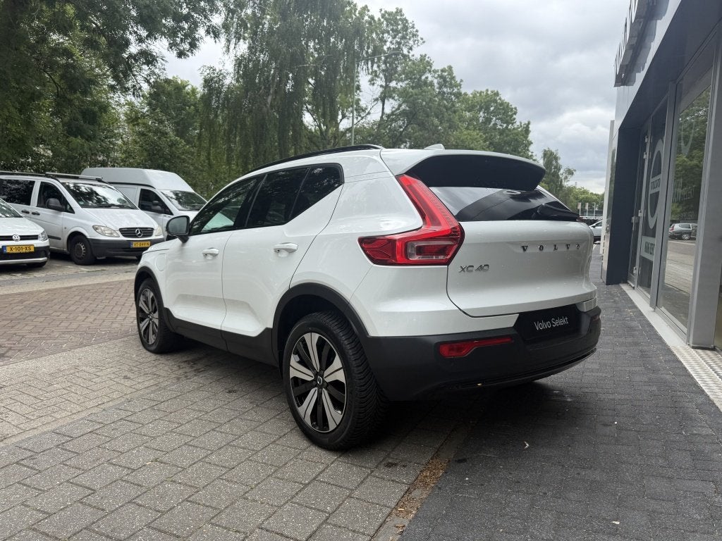 Volvo XC40 T5 Recharge RDesign | 360° camera | Stoel- & Stu, Auto's, 1712 kg, Met garantie (alle), Wit, Plug-in hybride