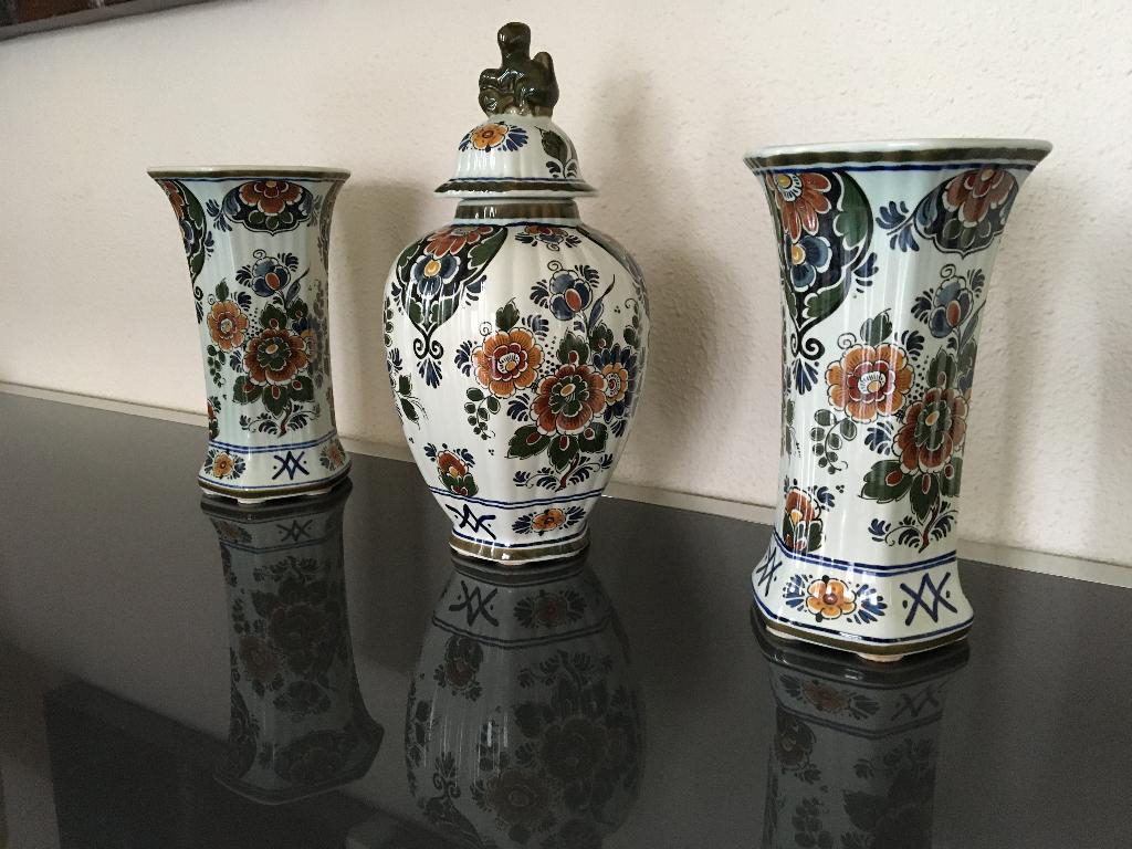 Delft aardewerk Polychroom set vazen antiek, Antiek en Kunst, Ophalen of Verzenden
