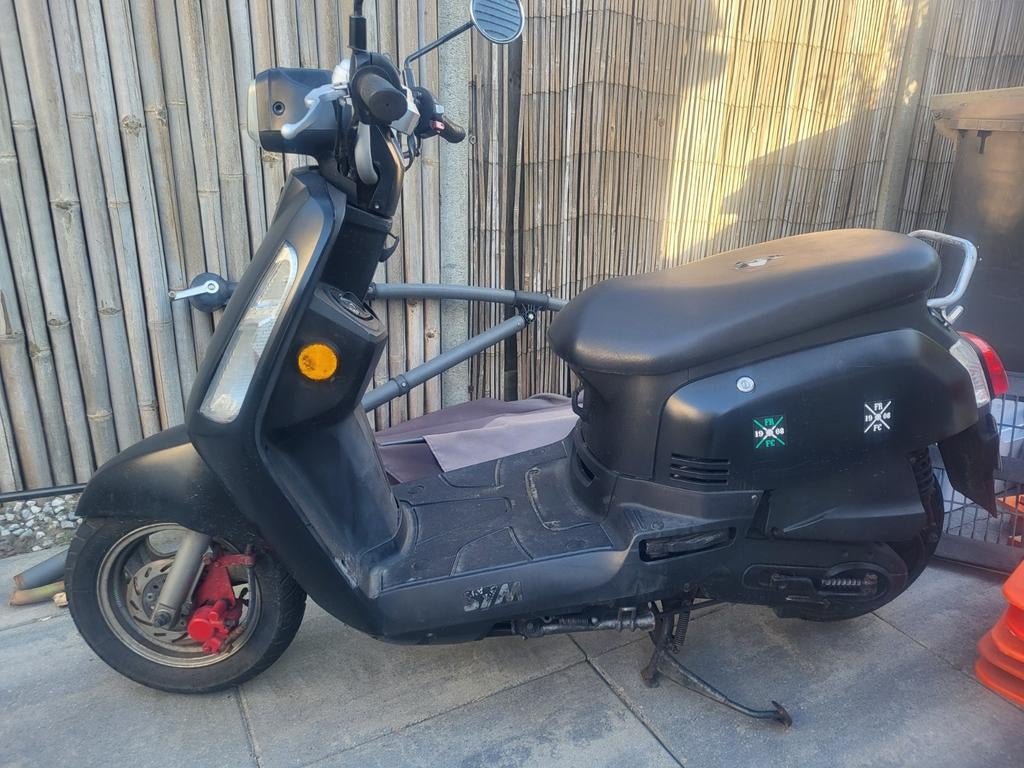 SYM Tonik 50 Scooter - Defect - Gratis af te halen, Fietsen en Brommers, Scooters | SYM, Ophalen