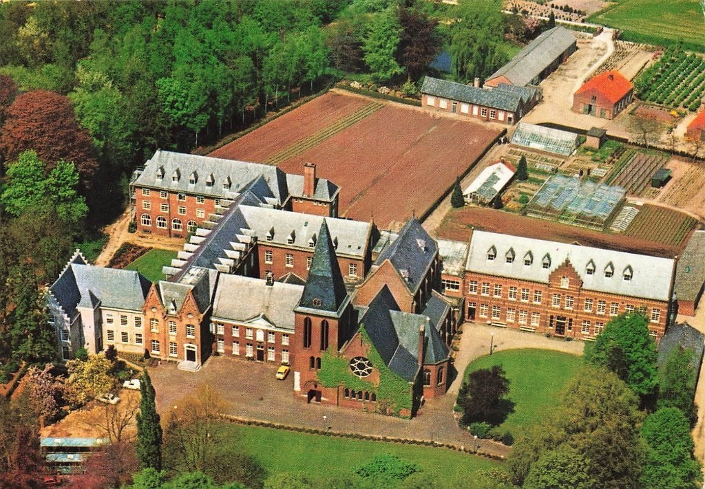 Heeswijk - Dinther, Norbertijnenabdij van Berne, Ophalen of Verzenden, 1980 tot heden, Ongelopen, Noord-Brabant