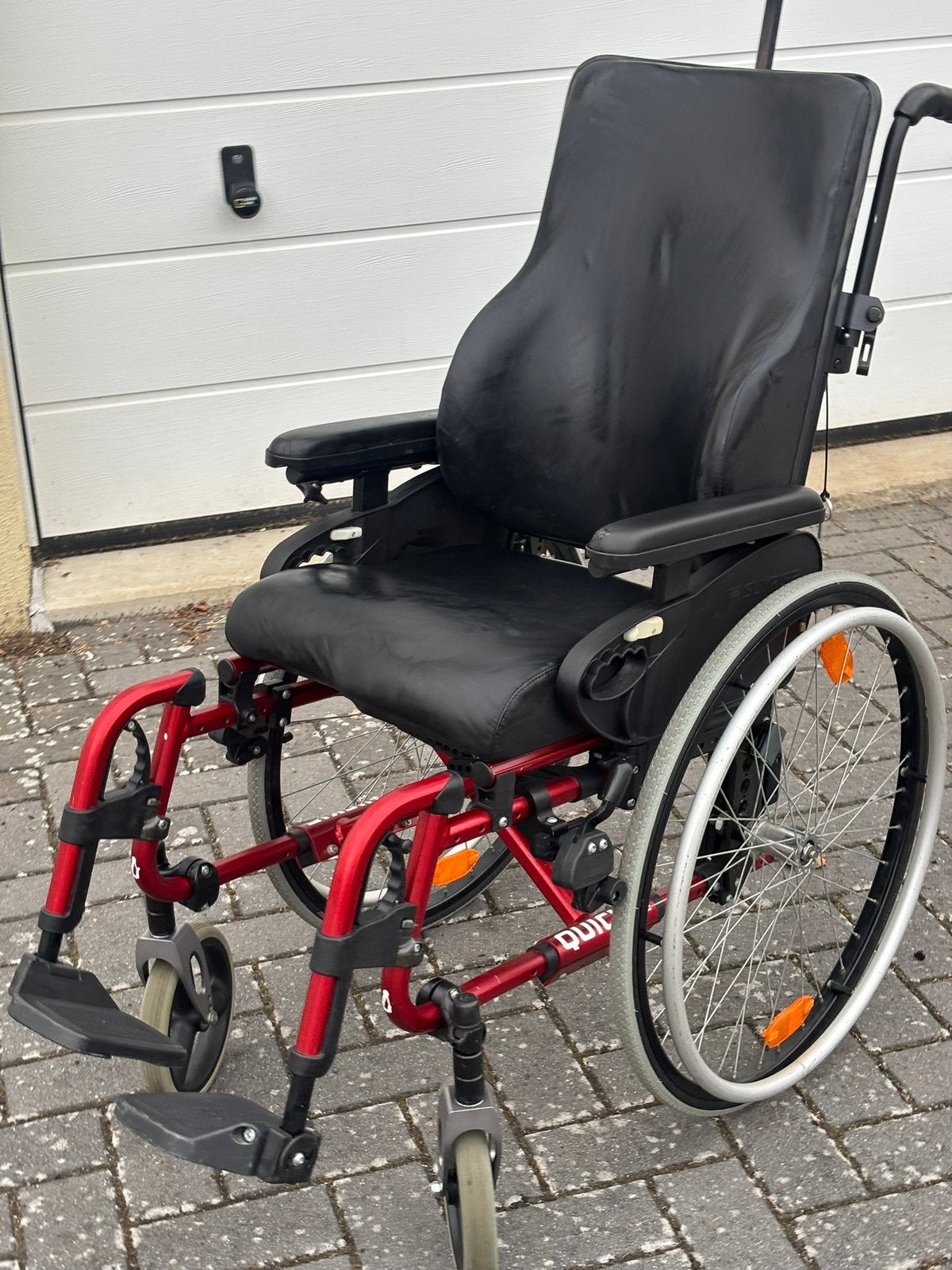 Rolstoel Quicki geschikt langdurig gebruik , smal model, Meer info ☎️0️⃣6️⃣➖2️⃣0️⃣9️⃣0️⃣1️⃣0️⃣4️⃣0️⃣, Zo goed als nieuw, Handbewogen rolstoel