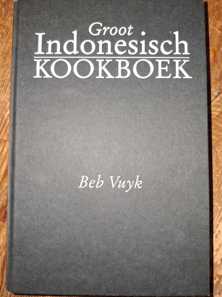 Groot Indonesisch Kookboek - Beb Vuyk, Boeken, Azië en Oosters, Ophalen of Verzenden, Zo goed als nieuw, Hoofdgerechten