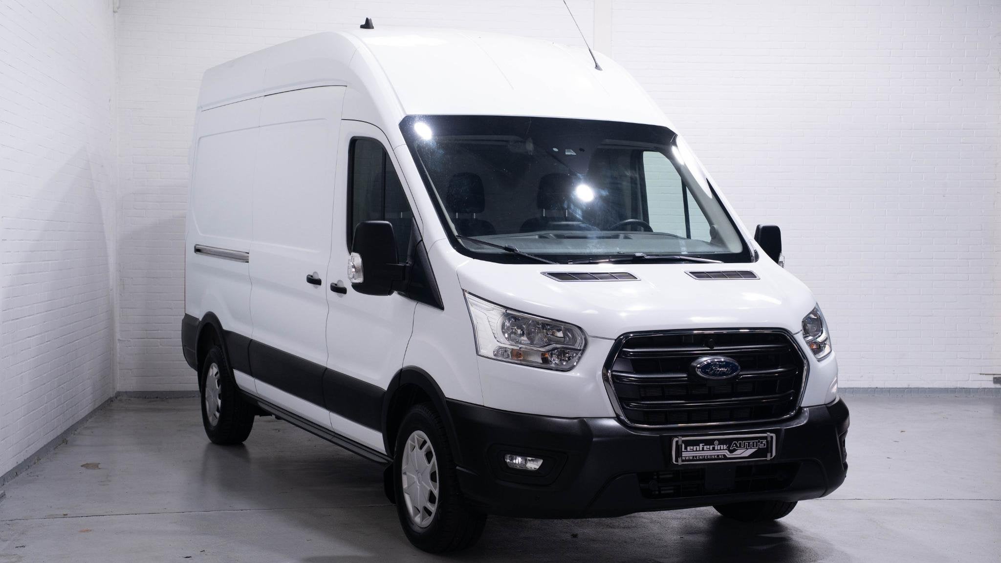 Ford Transit 2.0 TDCI 130 pk L3H3 Trend Navi, Camera, DAB+ D, Auto's, Voorwielaandrijving, Stof, 4 cilinders, 2500 kg