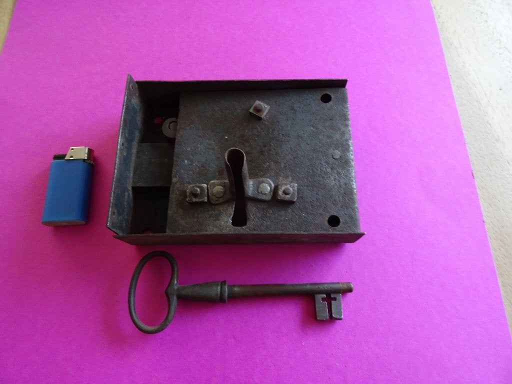 ANTIEK DEURSLOT MET SLEUTEL SLOT DEUR SLOTEN SLEUTELS, Antiek en Kunst, Ophalen of Verzenden
