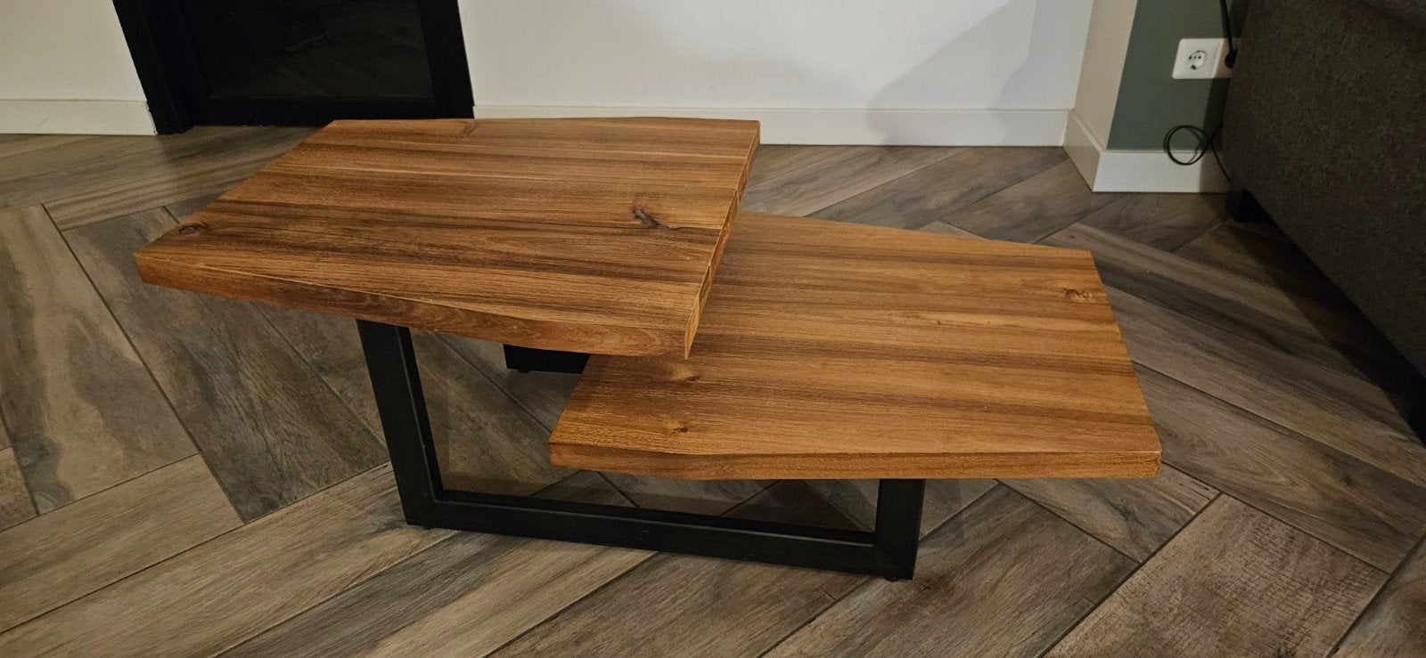 Unieke salontafel van massief hout en metaal, Huis en Inrichting, Tafels | Salontafels, 50 – 75, 100 tot 150 cm, 50 tot 100 cm