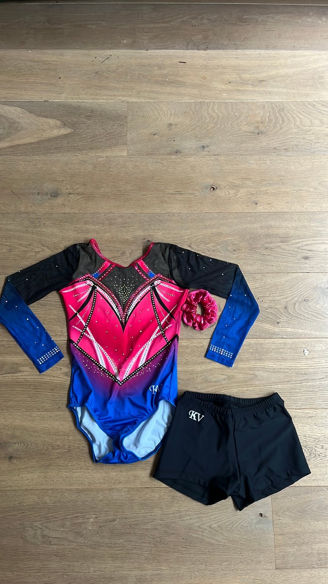 Turnpakje (AS), KV Leotards, met broekje en scrunchie, Zo goed als nieuw, Roze, Turnpak(je), Kindermaat 122 t/m 140