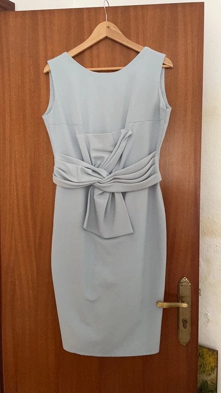 Cayma Closet jurk ijsblauw met strikdetail V-decolleté M, Kleding | Dames, Maat 38/40 (M), Zo goed als nieuw, Onder de knie, Verzenden