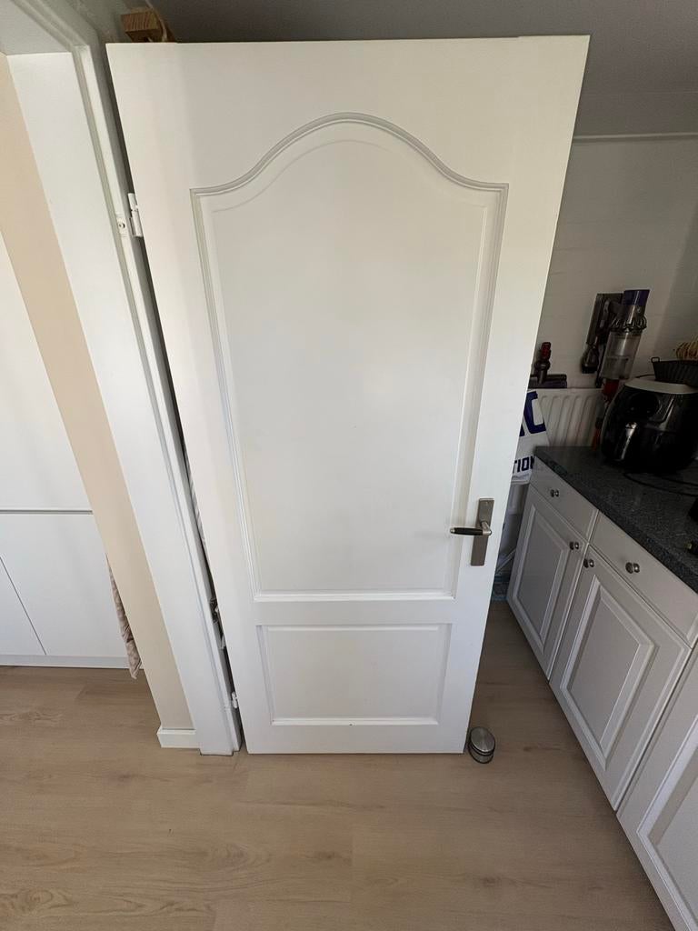Witte binnendeur met klassiek design, Doe-het-zelf en Verbouw, Deuren en Horren, Gebruikt, 80 tot 100 cm, Binnendeur, Ophalen of Verzenden