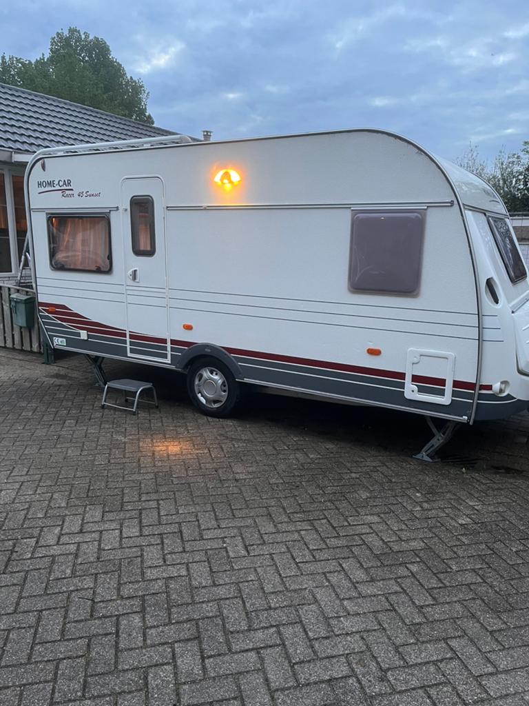 Caravan home car racer 45 sunset. bj 2007, Caravans en Kamperen, Caravans, Home-car, Rondzit, Koelkast, 750 - 1000 kg