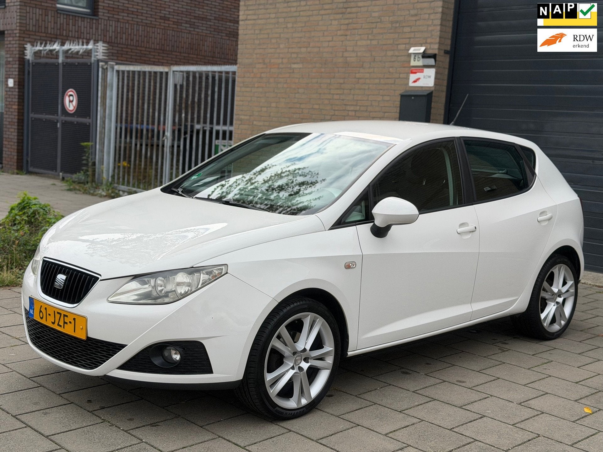 Seat Ibiza 1.4 Style Apk Airco Cruise Control LM velgen, Voorwielaandrijving, 4 cilinders, Origineel Nederlands, Bedrijf