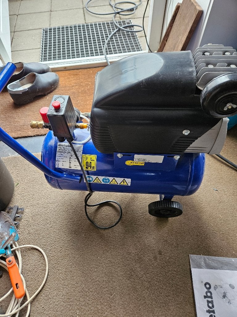 Weinig gebruikte, Metabo Classic air 250 compressor 24 ltr., Doe-het-zelf en Verbouw, Minder dan 25 liter, Ophalen, Zo goed als nieuw