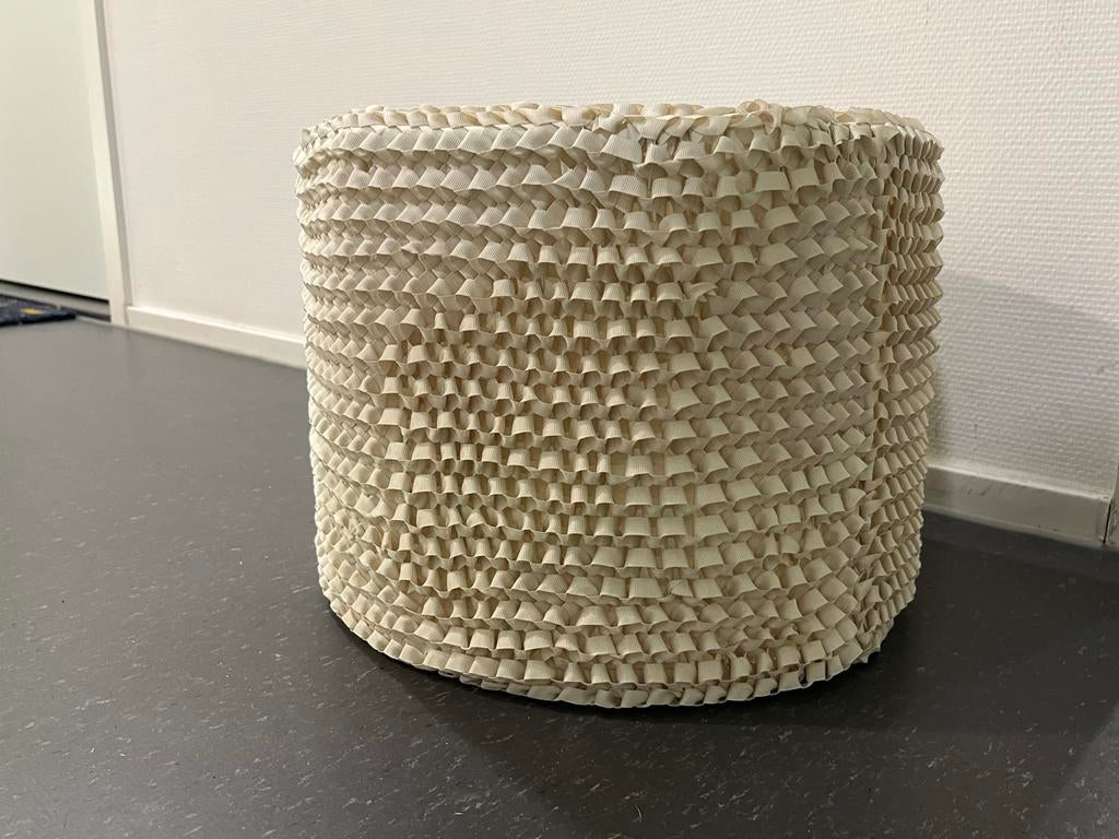 Crèmekleurige lampenkap ikea, Huis en Inrichting, Lampen | Lampenkappen, Ophalen, 25 tot 50 cm, Rond, Zo goed als nieuw