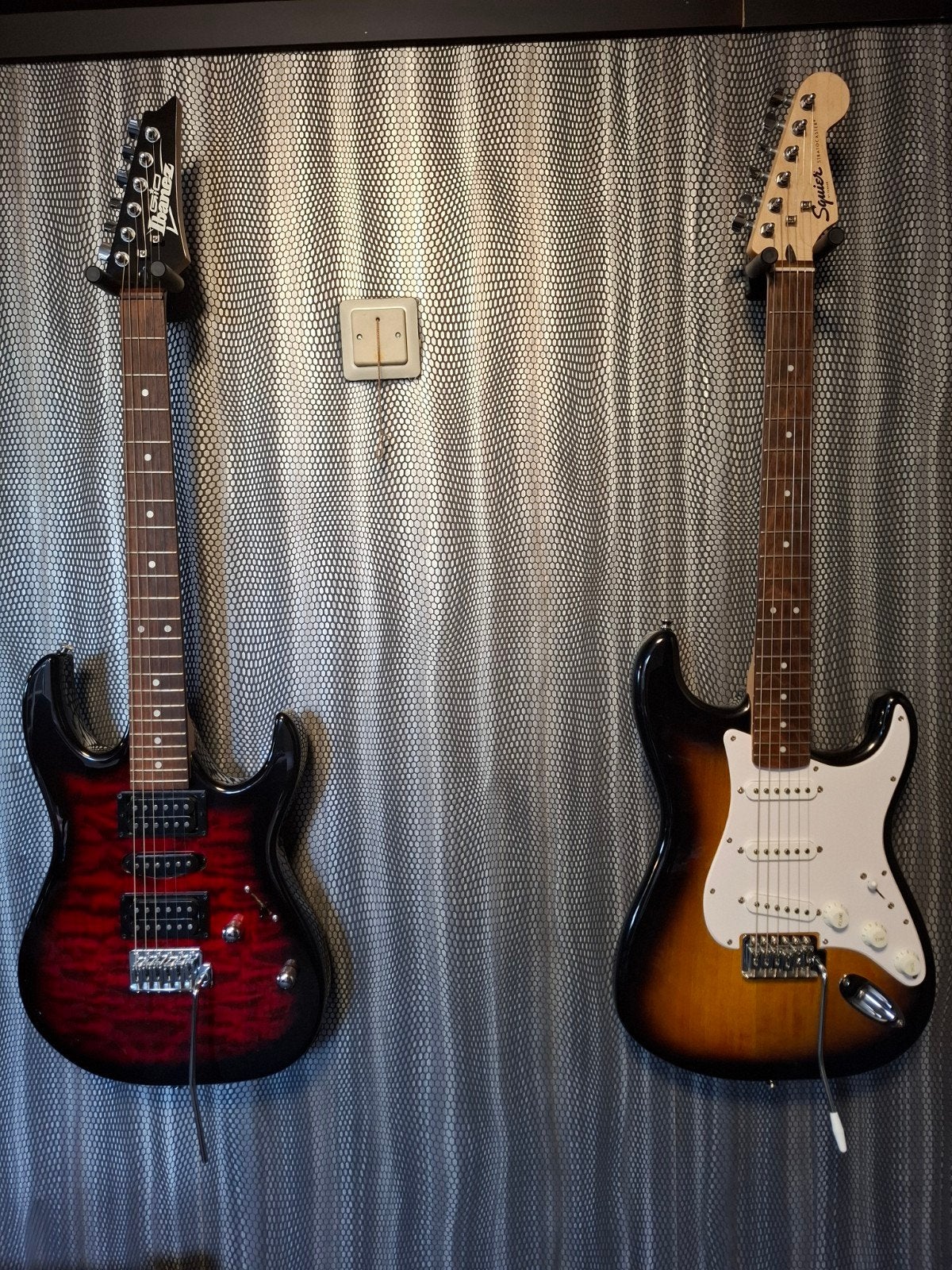 Ibanez Gio en Squier by Fender stratocaster, Ophalen of Verzenden, Zo goed als nieuw, Solid body, Fender