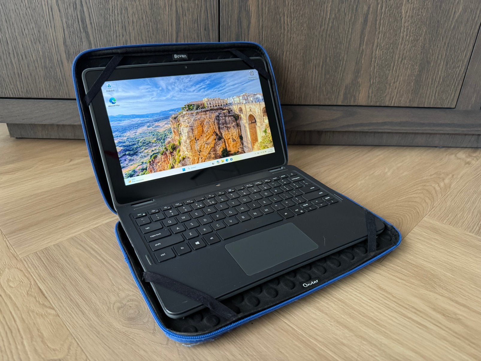 Dell Latitude 3210 (2-in-1) schoollaptop, Gebruikt, Qwerty, 8 GB, Touchscreen