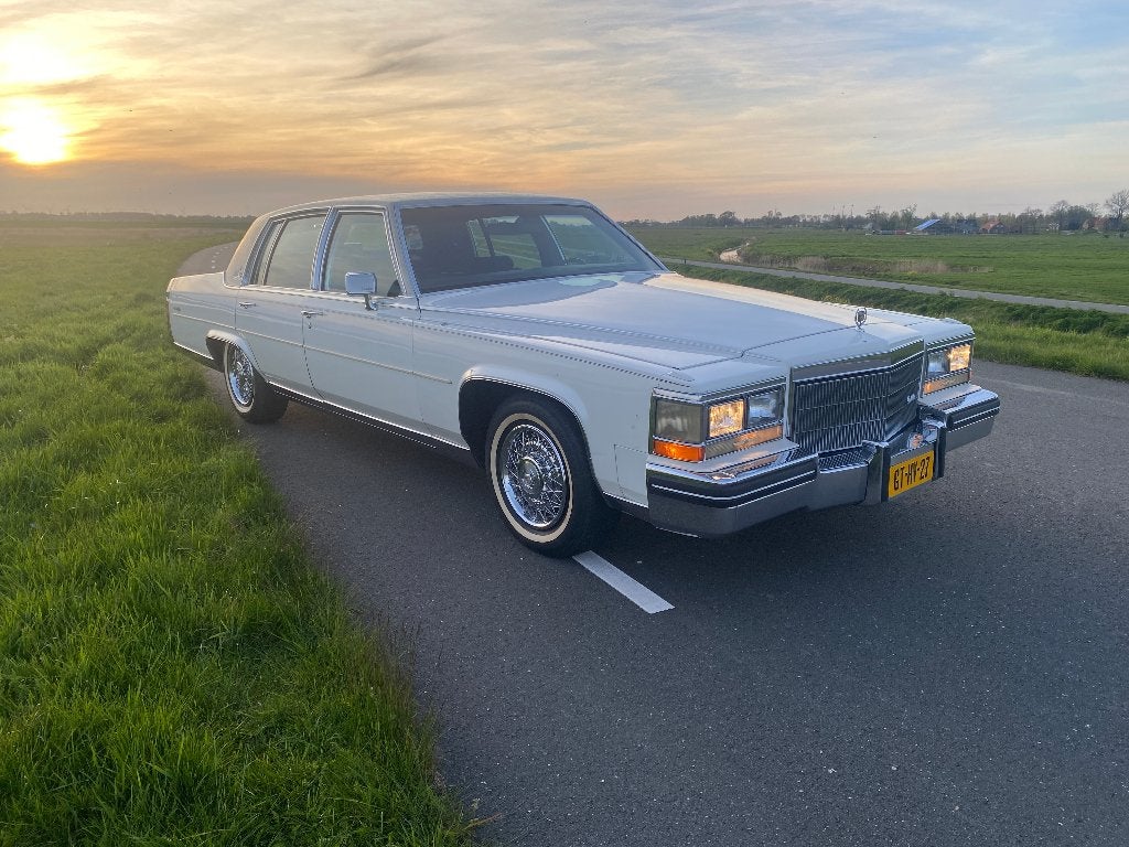 Cadillacs te koop en te huur van de CCN, Auto's, Automaat, Overige modellen, Overige kleuren, Overige kleuren