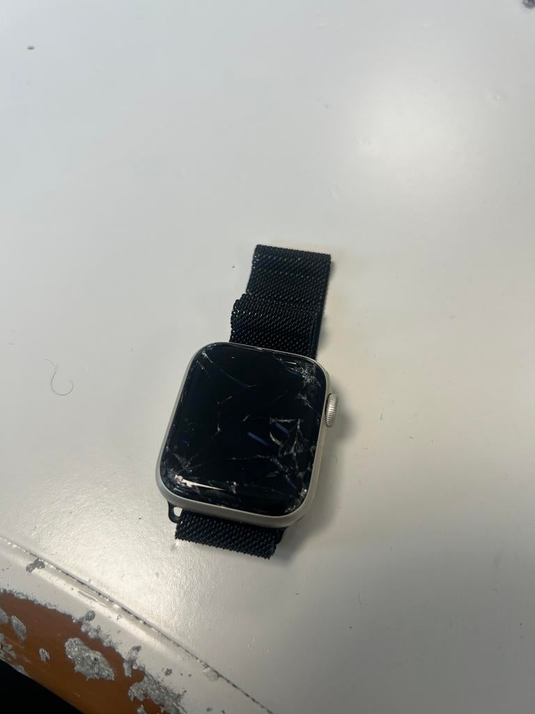 Apple watch SE 2 (scherm kapot), Gebruikt, IOS, Ophalen of Verzenden, Zilver