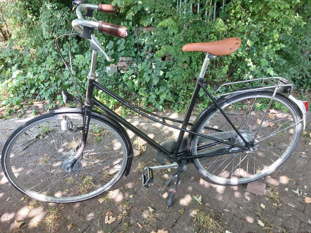 Mooie zwart donkerbruine Batavus, Fietsen en Brommers, Fietsen | Dames | Damesfietsen, Ophalen, Versnellingen, Batavus, Trommelrem
