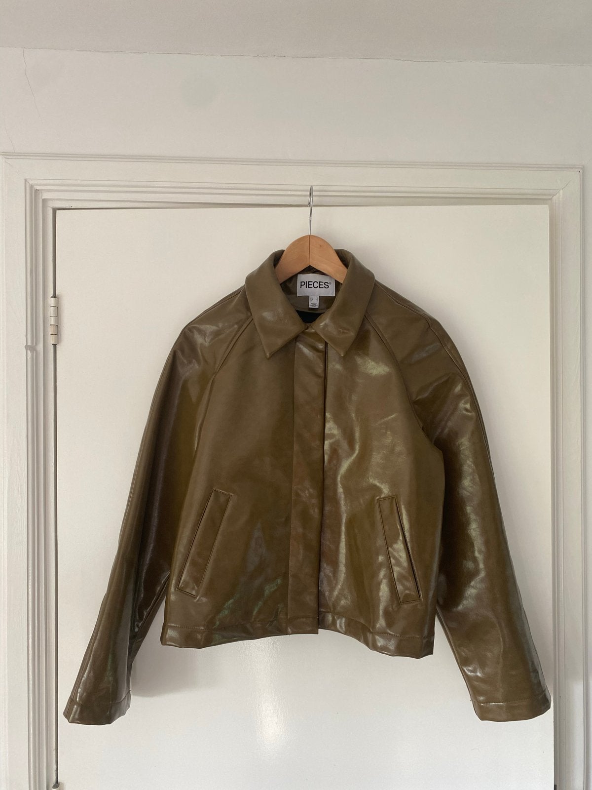 Pieces glanzend jasje maat S, Kleding | Dames, Ophalen, Zo goed als nieuw, Maat 36 (S), Groen