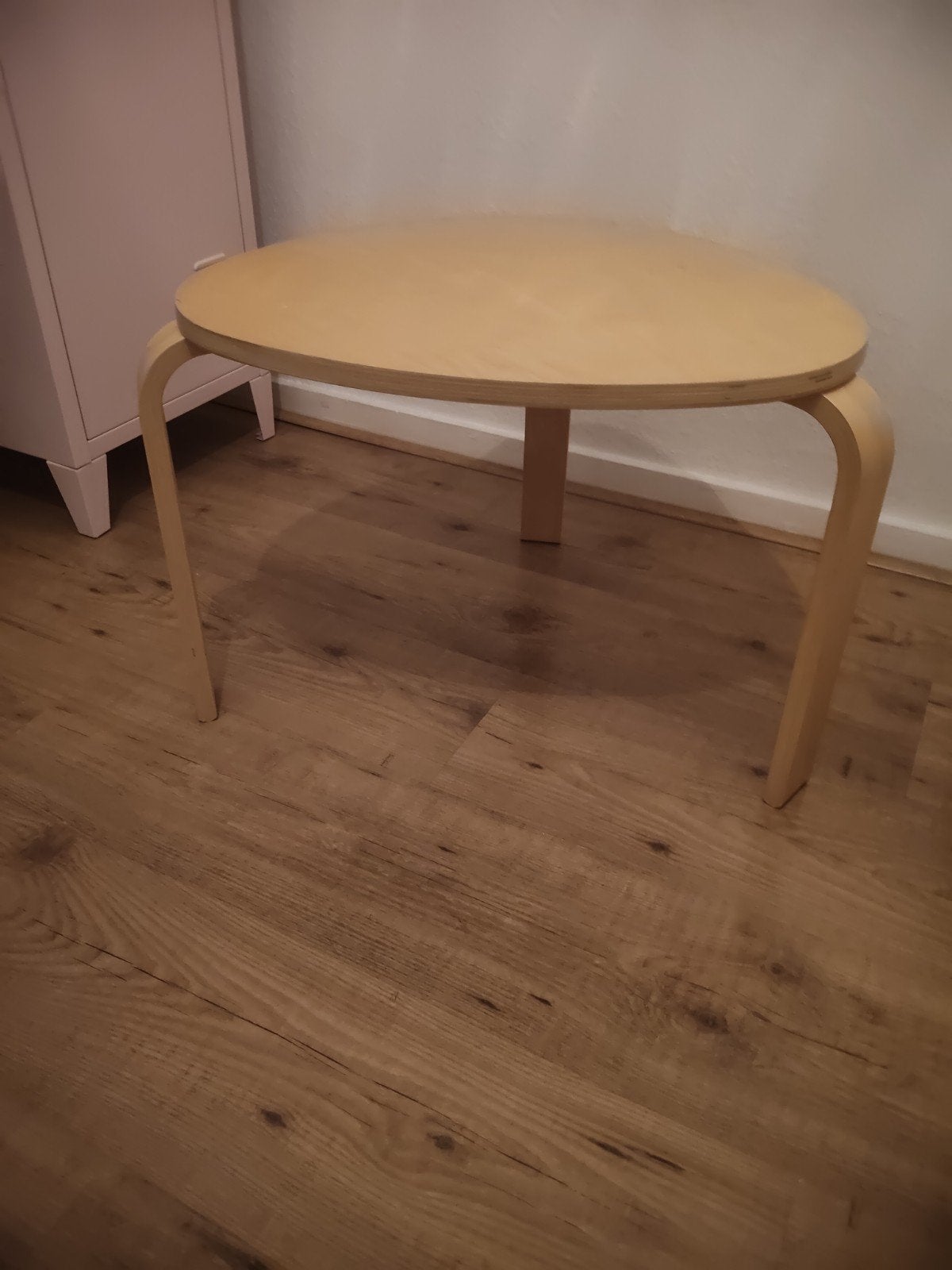 IKEA bijzettafel, licht hout, ovaal, Huis en Inrichting, Ophalen