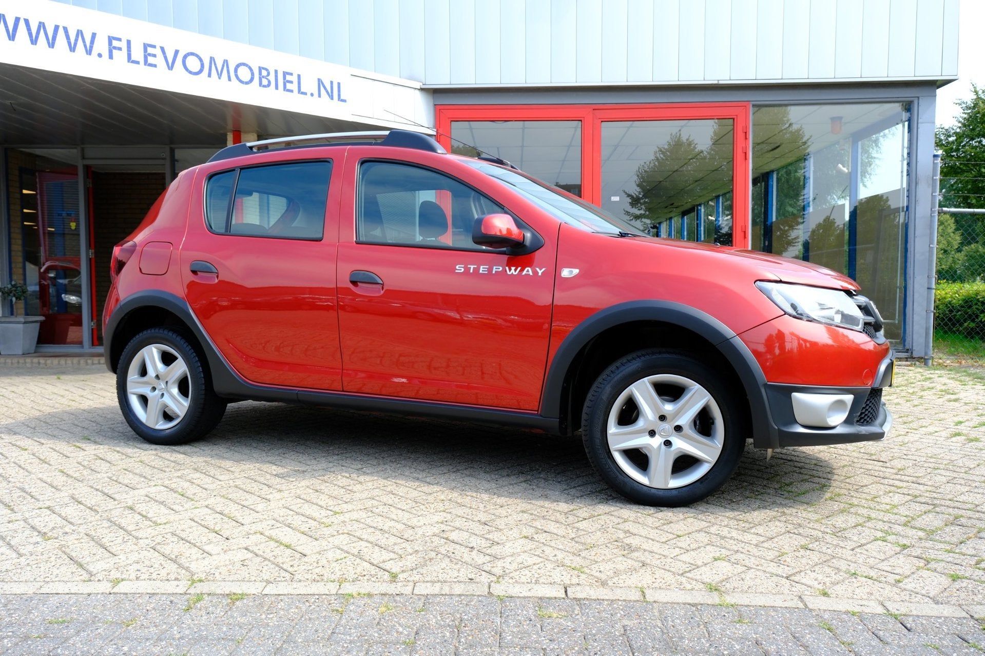 Dacia Sandero 0.9 TCe Stepway Lauréate Navi|Airco|Cruise|Tr, Auto's, Voorwielaandrijving, Stof, Gebruikt, 31 €/maand