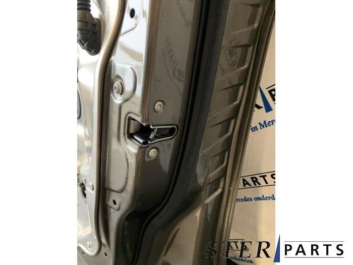 Portier 4Deurs rechts-voor van een Mercedes E-Klasse (963), Gebruikt, -, Deur, Ophalen of Verzenden