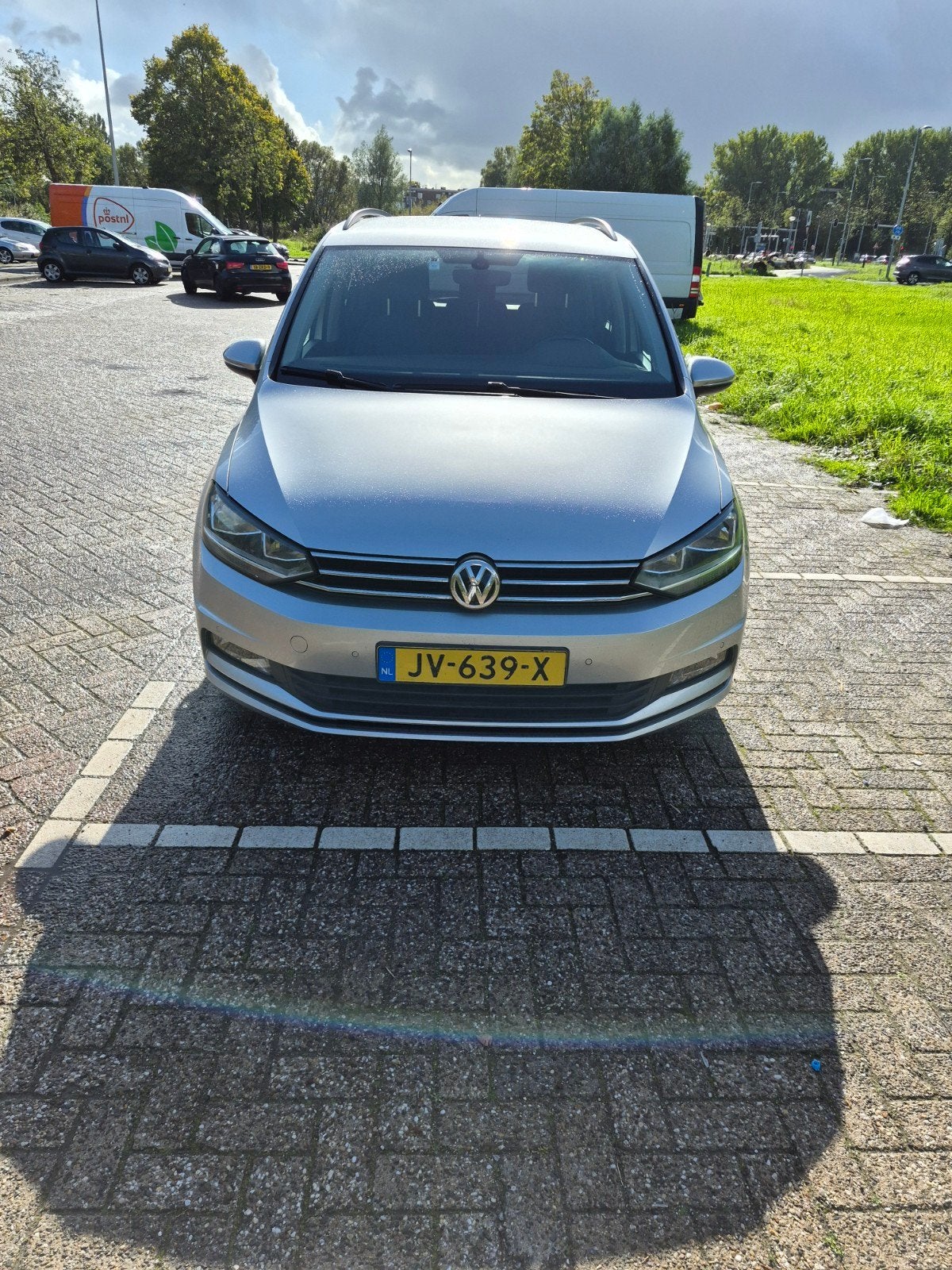 Volkswagen Touran 1.6 TDI 81KW/110PK 7-DSG 2016 Grijs, Auto's, 7 stoelen, Origineel Nederlands, 24 km/l, Diesel