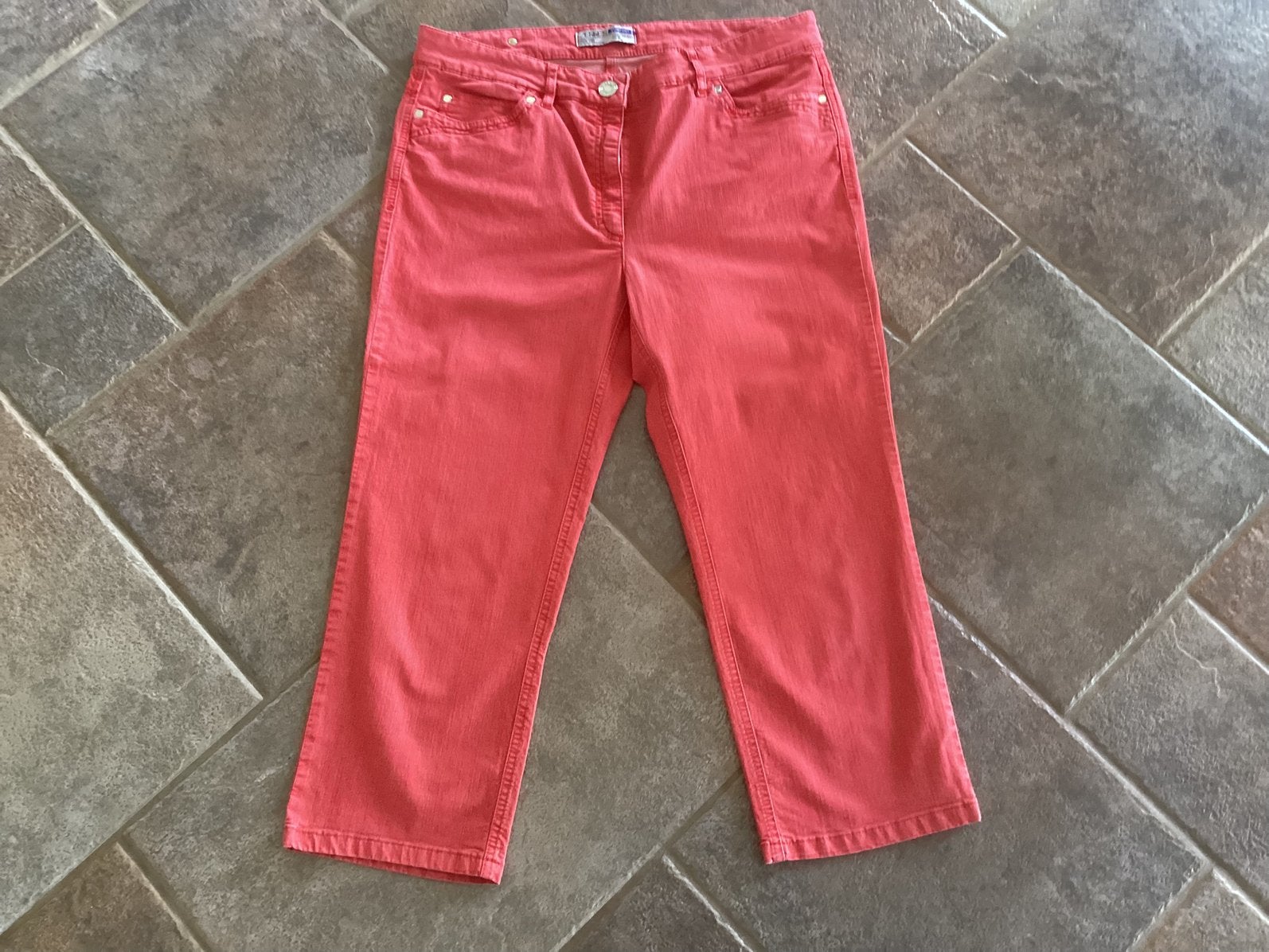 Rode broek maat 42 van zerres, Kleding | Dames, Ophalen of Verzenden, Zo goed als nieuw