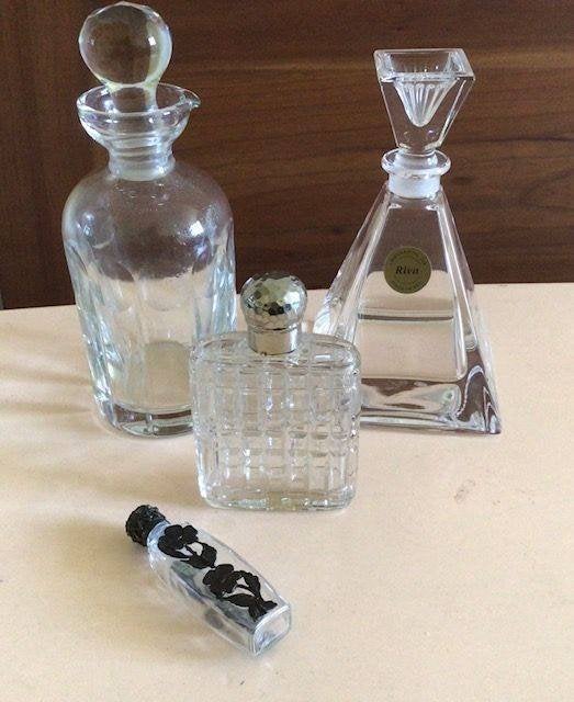 4 glazen parfumflesjes, verschillend, Antiek en Kunst, Ophalen of Verzenden