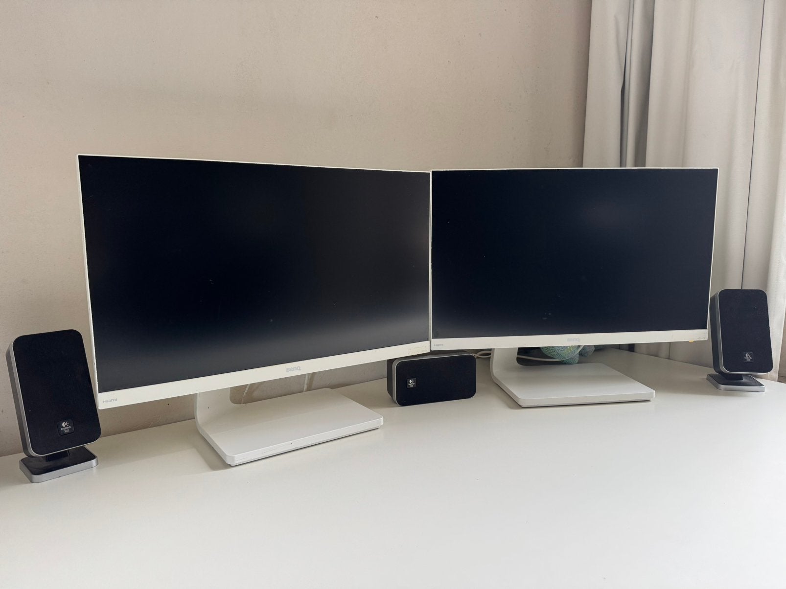 2 BenQ VZ2470 design monitoren wit 24”, Gaming, HDMI, 3 tot 5 ms, Kantelbaar