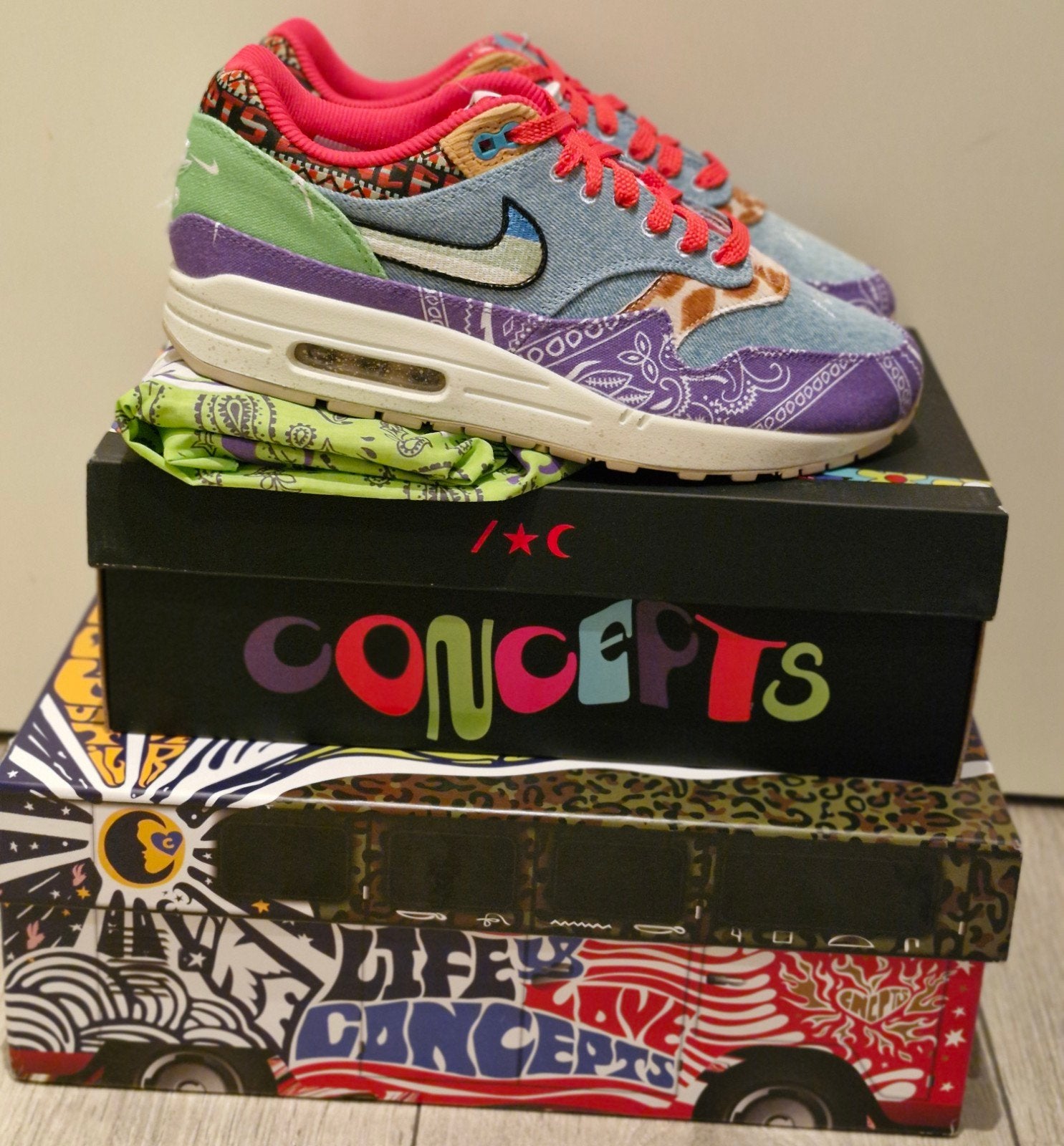 Nike air max 1 Concepts Far out 44.5, Kleding | Heren, Overige kleuren, Nike, Nieuw, Ophalen of Verzenden