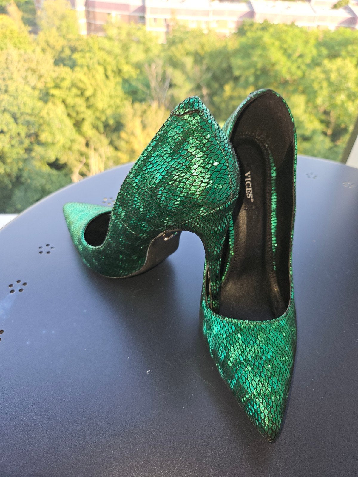 VICES Metallic Smaragdgroene Pumps met Slangenprint  Maat 38, Pumps, Ophalen of Verzenden, Zo goed als nieuw, VICES