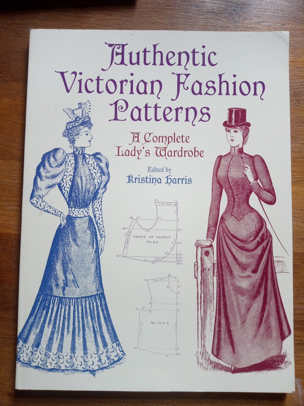 Patroon Victoriaans - Authentic Victorian fashion patterns, Boeken, Ophalen of Verzenden, Zo goed als nieuw, Mode algemeen