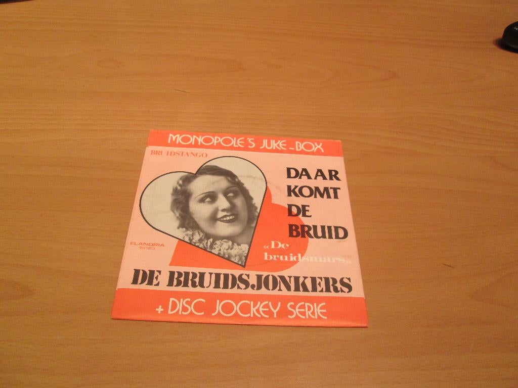 De Bruidsjonkers ‎- Daar Komt De Bruid / De Bruidstango, Ophalen of Verzenden, Gebruikt, Pop