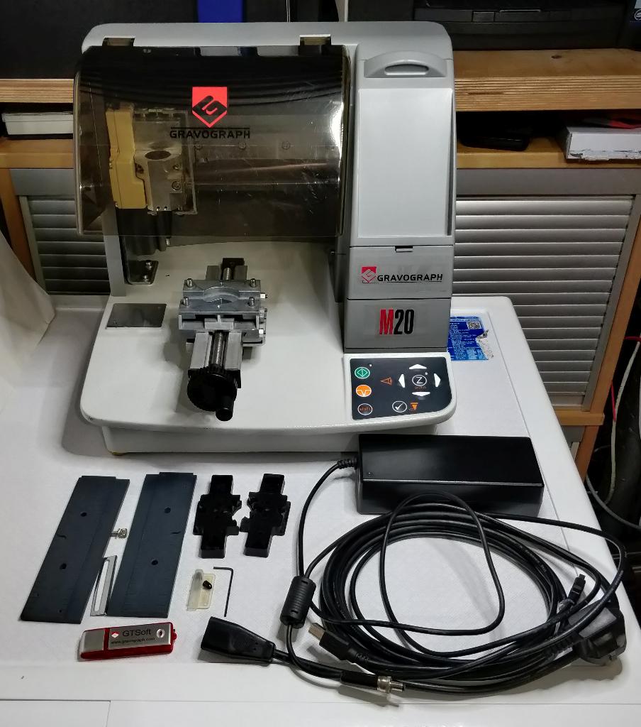 Gravograph M20 PIX Gereviseerd ModernGreyEdition Win11 klaar, Ophalen of Verzenden, Gebruikt, Elektrisch, Overige soorten
