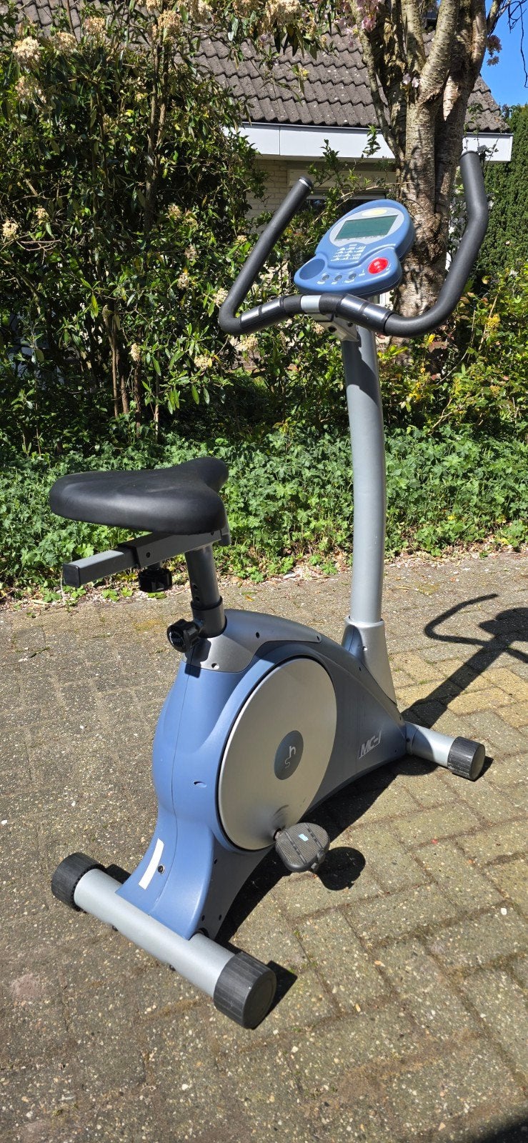 Hometrainer met 10 kg vliegwiel en hartslagsensoren, Ophalen, Gebruikt, Metaal, Benen