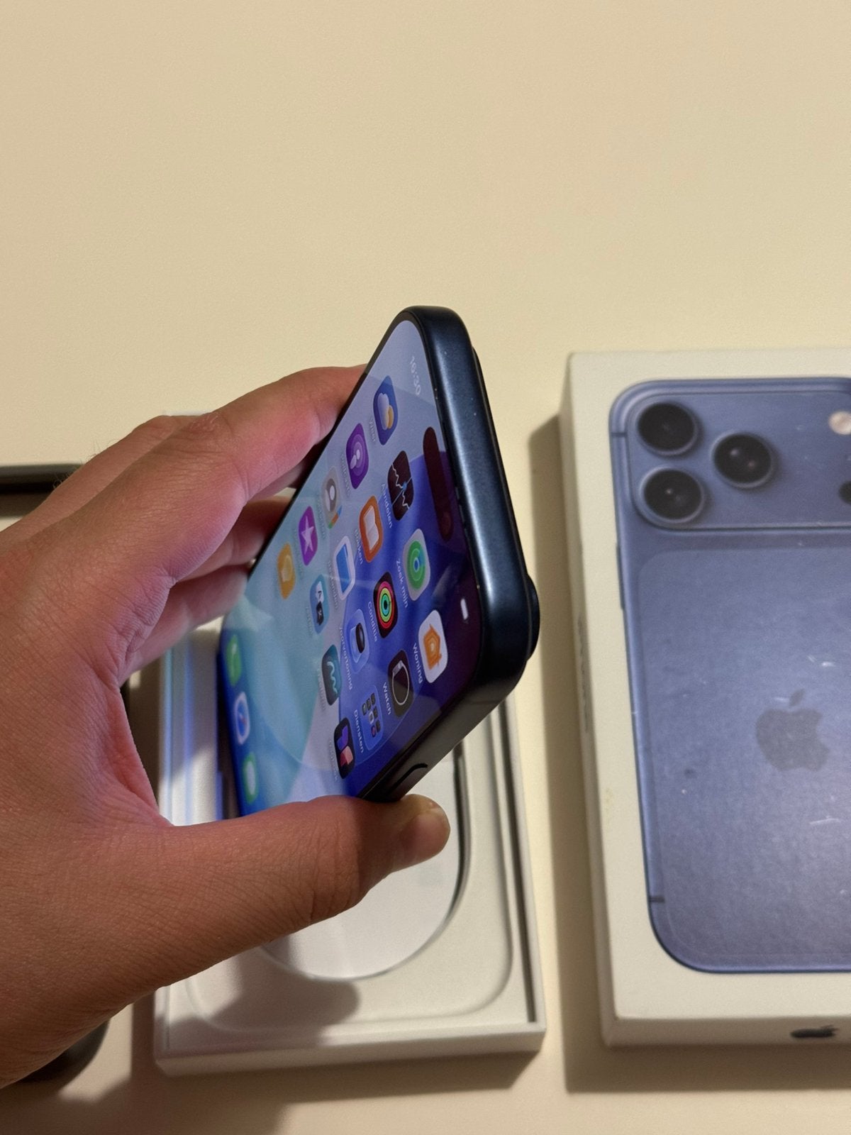 Foto 4 van Nette Iphone 17 Pro 256GB | Doos + Hoesje | 96% Batterij