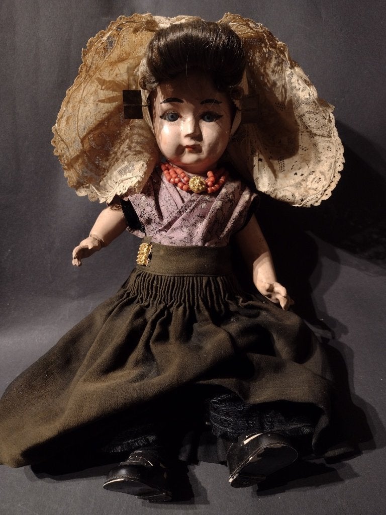antieke papier mache klederdracht pop, Ophalen