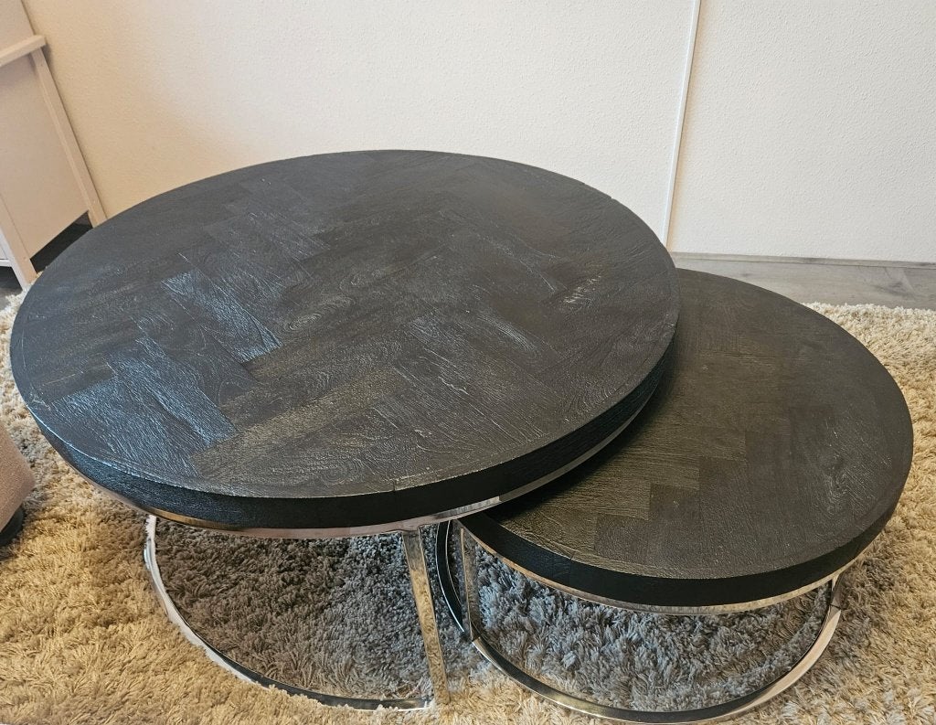 tk Set van 2 zwarte visgraat  tafels met zilver onderstel., Ophalen, Overige materialen, 50 tot 100 cm, Rond