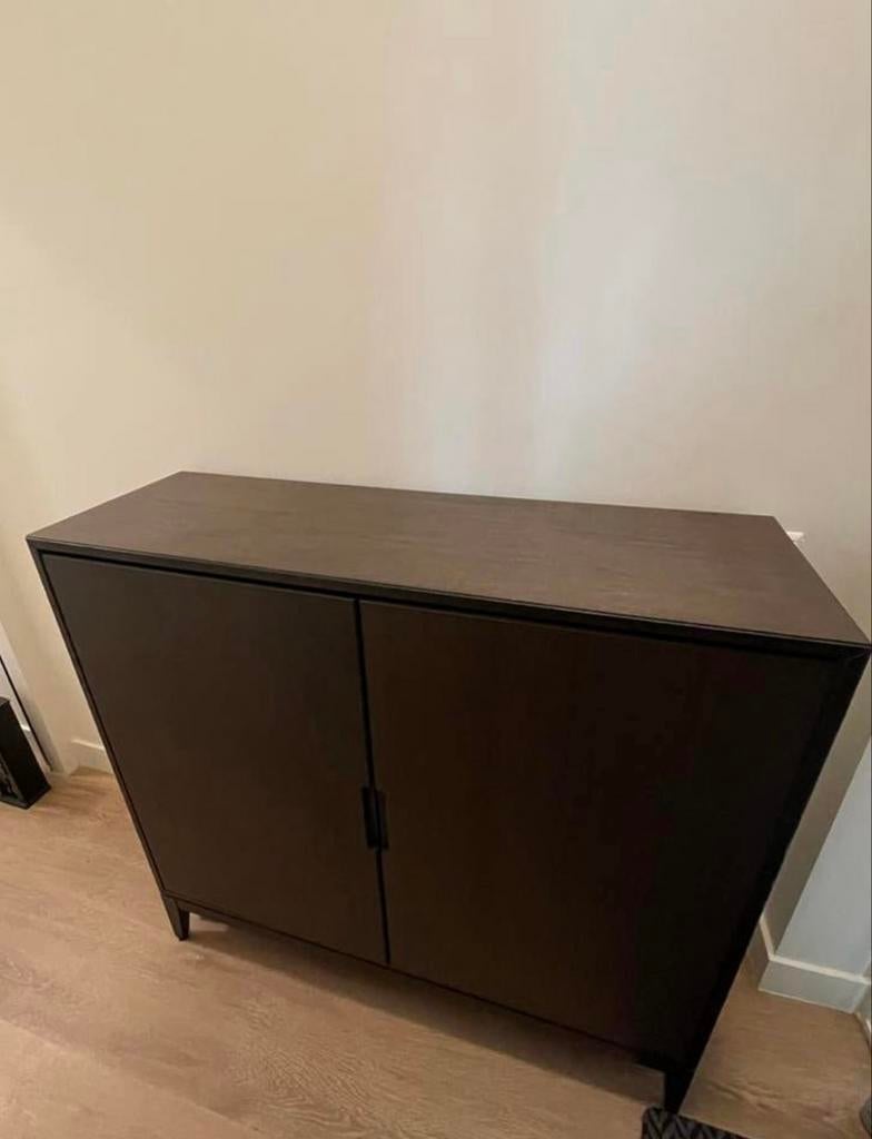 IKEA REGISSÖR Kast Donkerbruin met 2 Deuren en Planken, Ophalen, Zo goed als nieuw