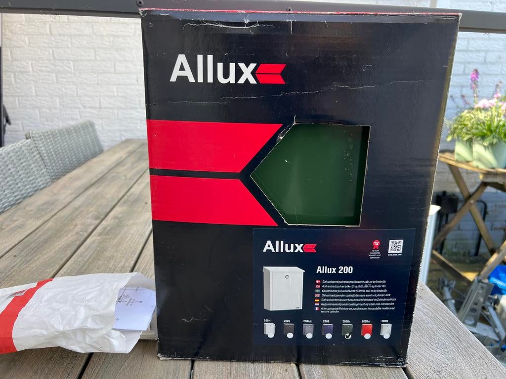 Nieuwe Allux 200 brievenbus met paal - Ongebruikt, Ophalen, Nieuw, Staal, Staande brievenbus