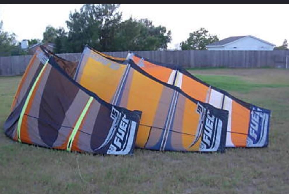 2x Slingshot Fuel kite 15m² en 11m², Watersport en Boten, Kitesurfen, Geen board, Ophalen of Verzenden, Gebruikt, Kite