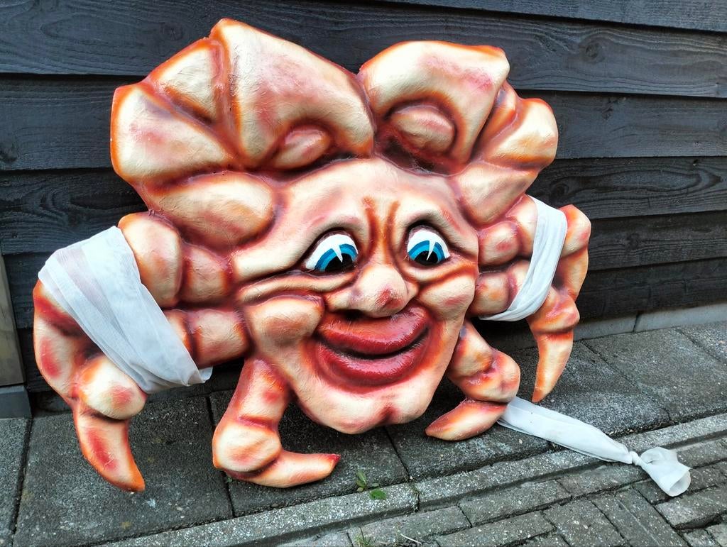 Grote gevelkrab  (vastenavend), Ophalen, Gebruikt, Versiering