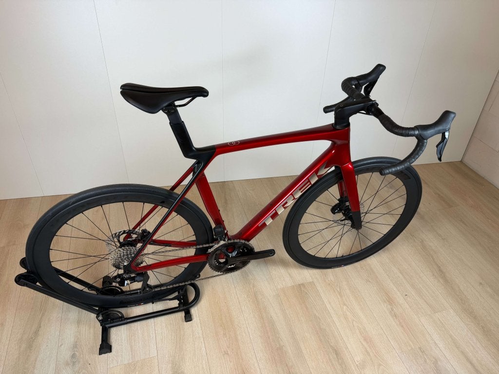 Trek Madone SL6 Gen 8 - 105 Di2 - Maat L - DEMO, 28 inch, Carbon, Heren, Niet ingevuld