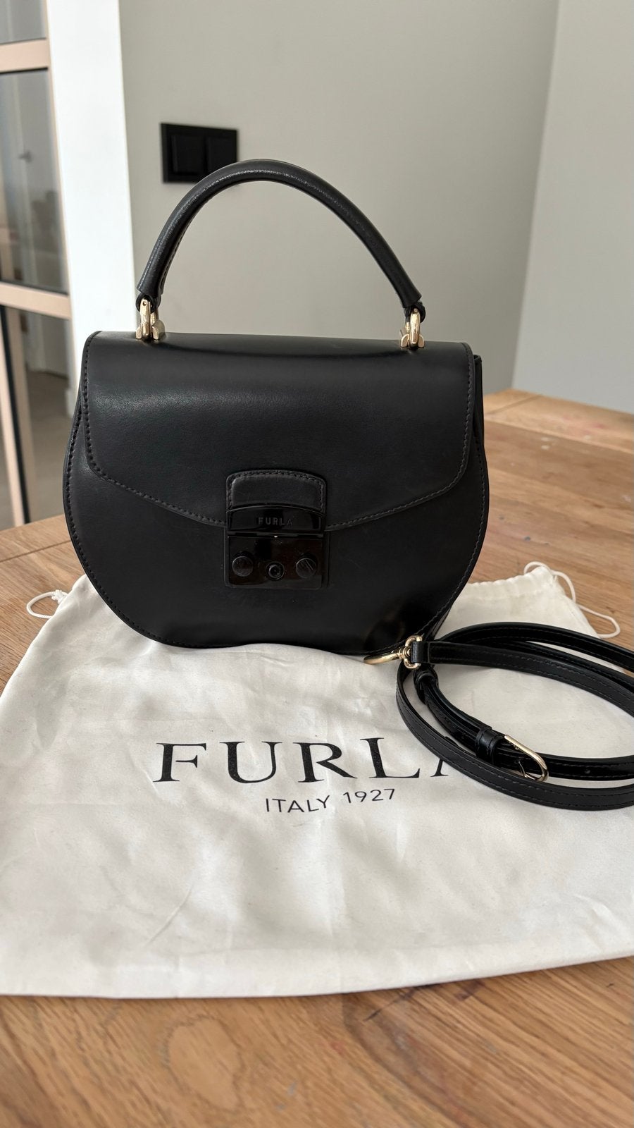 Furla Metropolis Top Handle Tas Zwart, Ophalen of Verzenden, Zo goed als nieuw, Zwart, Handtas
