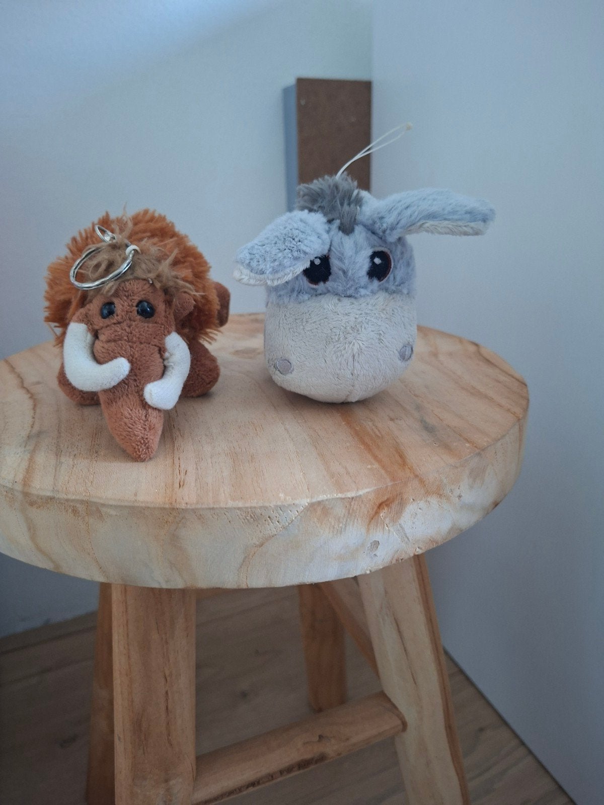 Leuke knuffel sleutelhangers: Ezel en Mammoet, Overige typen, Grijs, Ophalen of Verzenden, Klein (minder dan 20 cm)